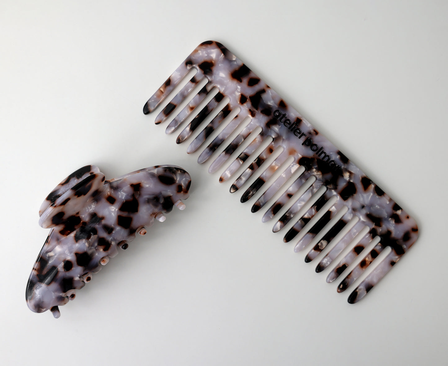 Amalie Kamm Leopard von Atelier Polmar auf weißem Hintergrund