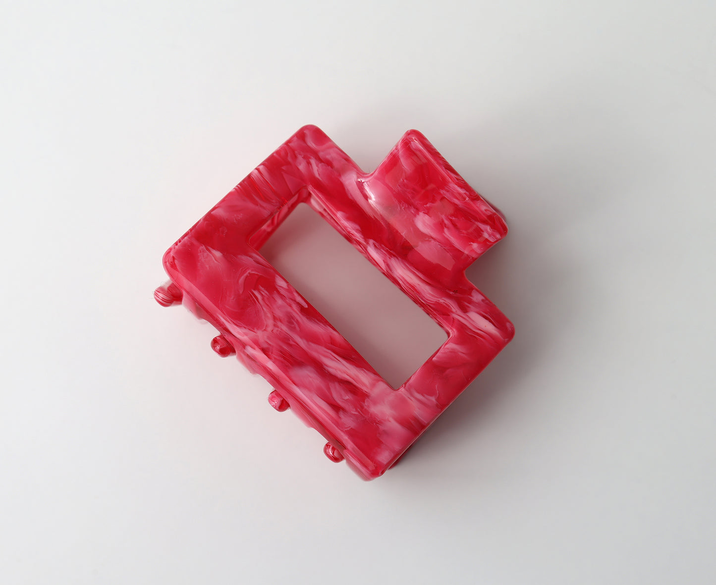 Tilli Haarklammer Rot von Atelier Polmar auf weißem Hintergrund